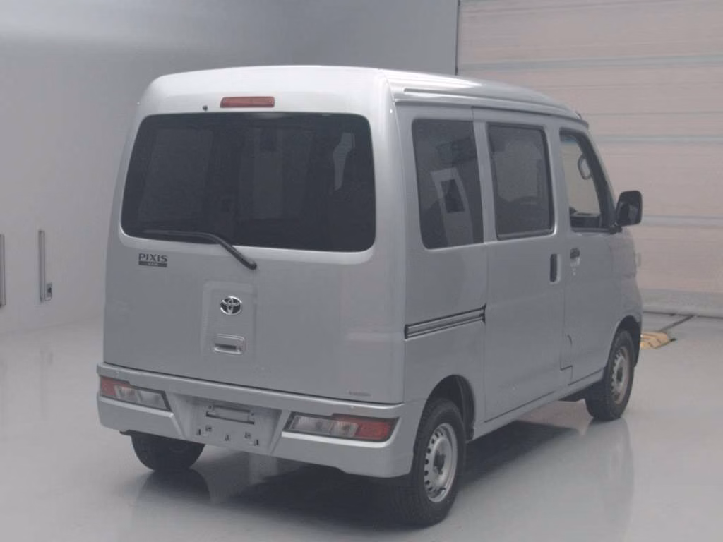 TOYOTA PIXIS VAN