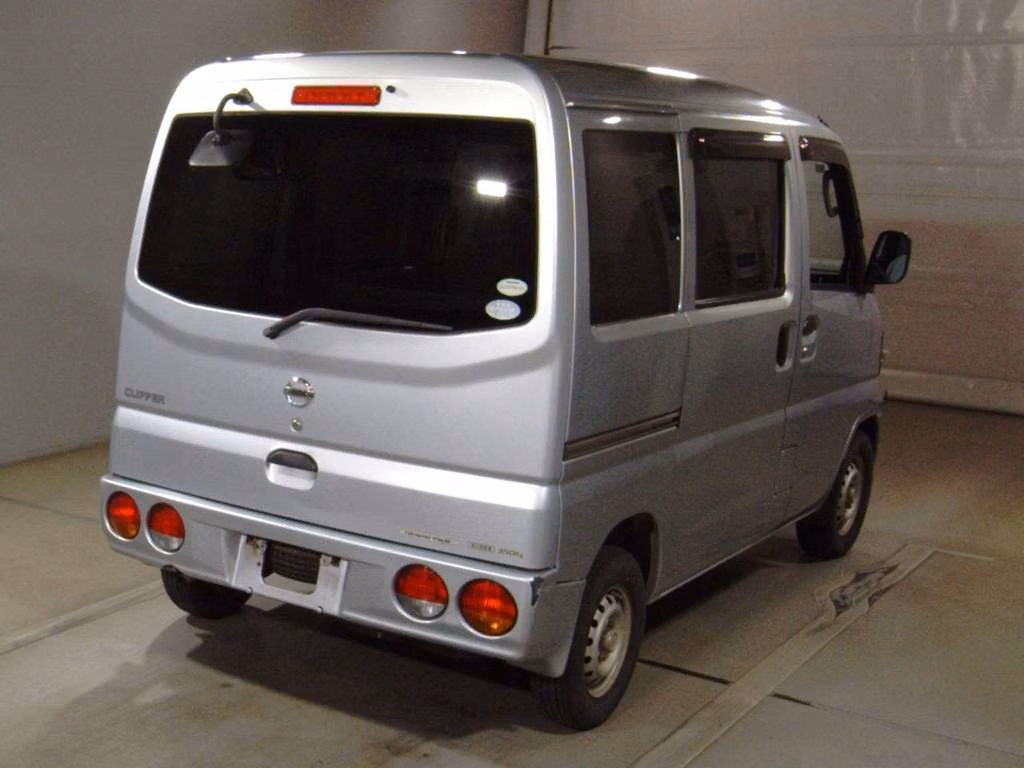 NISSAN CLIPPER