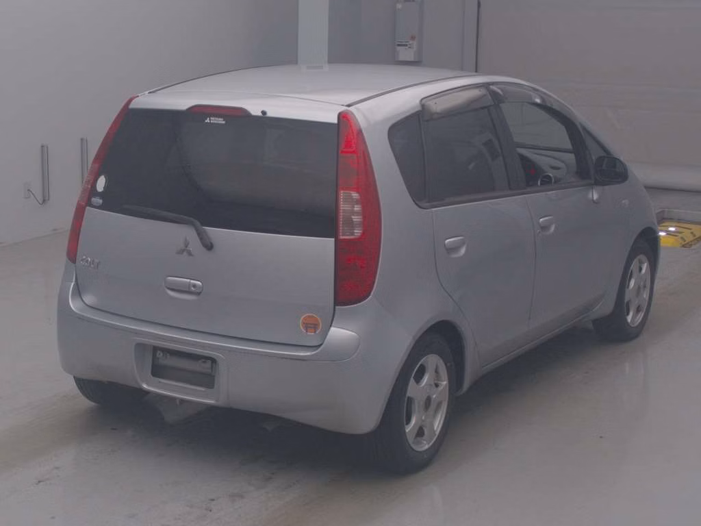 MITSUBISHI COLT