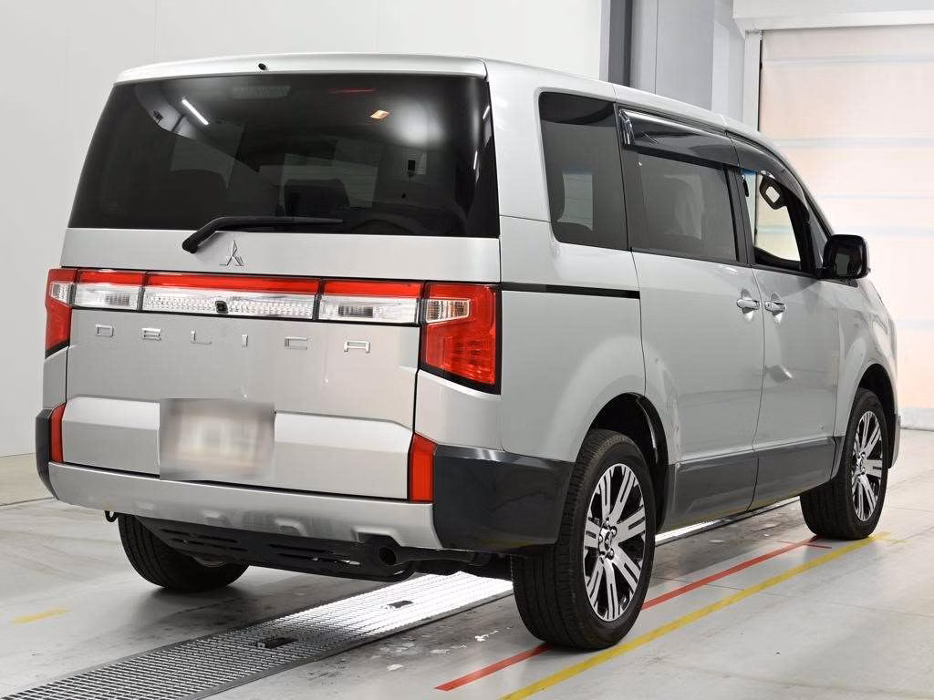 MITSUBISHI DELICA D:5