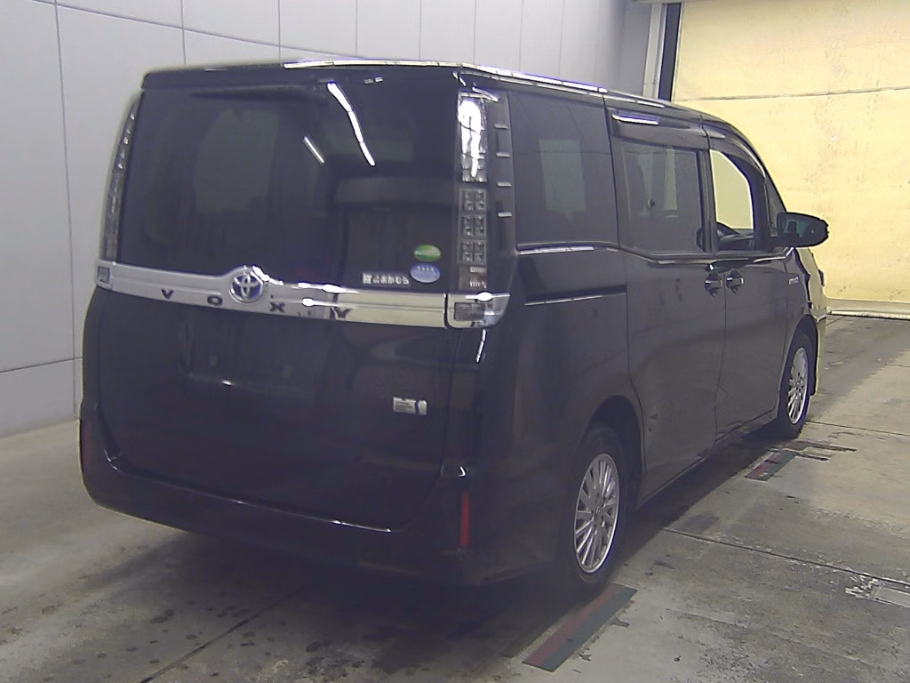 TOYOTA VOXY