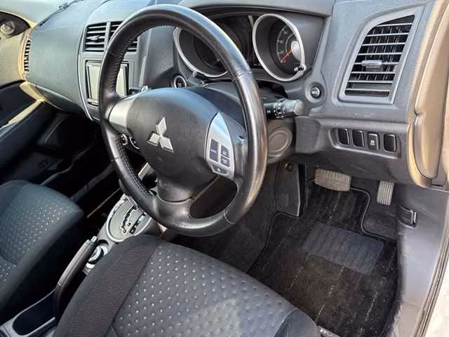 MITSUBISHI RVR