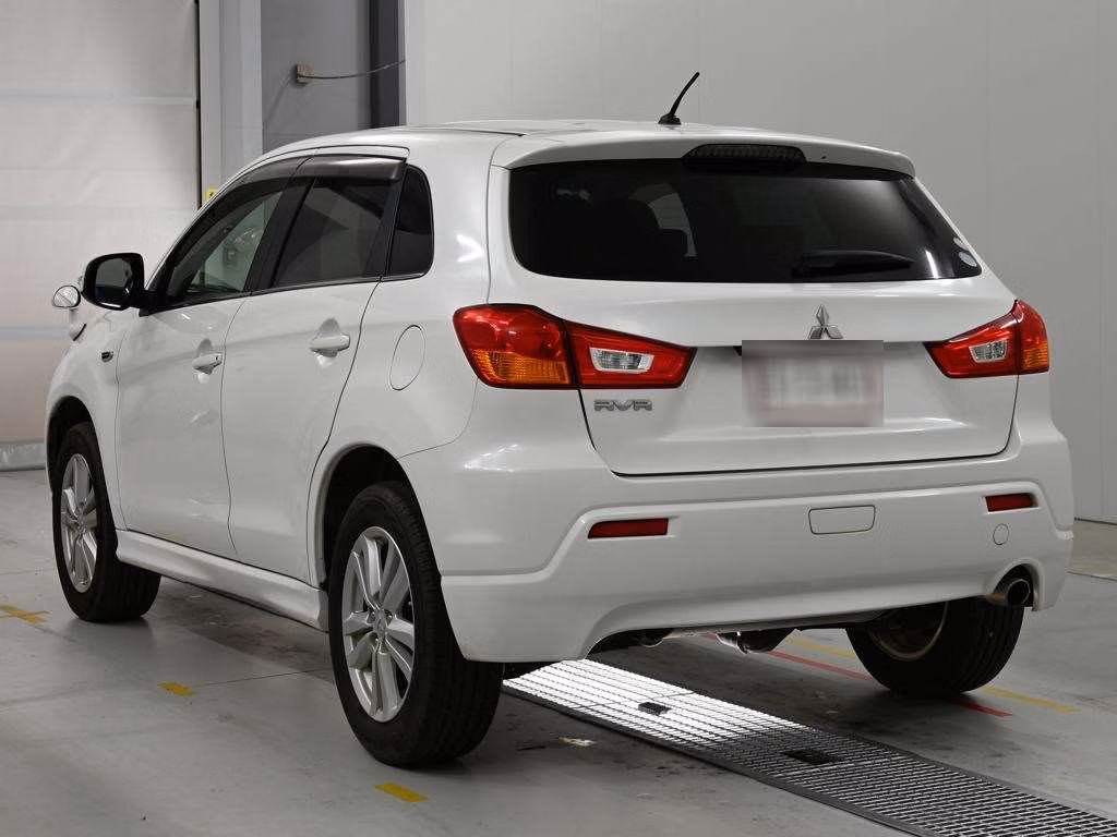 MITSUBISHI RVR