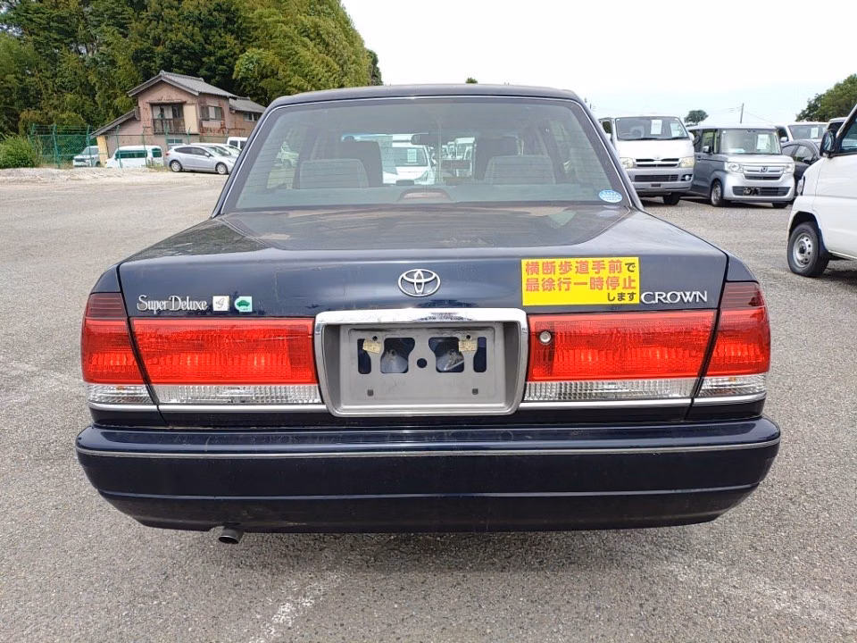 TOYOTA CROWN