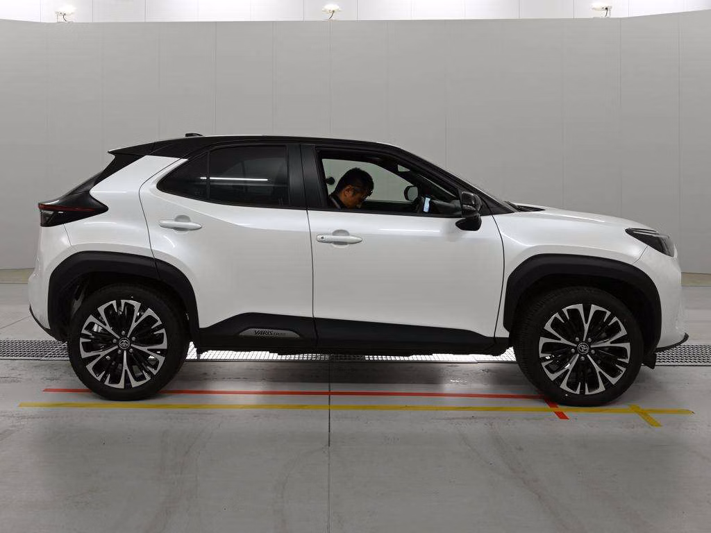 TOYOTA YARIS CROSS