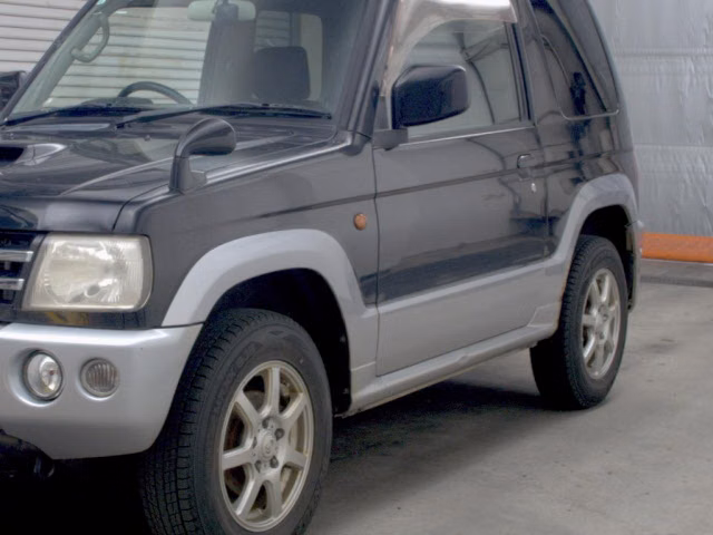 MITSUBISHI PAJERO MINI