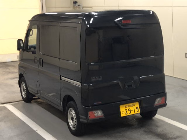 TOYOTA PIXIS VAN