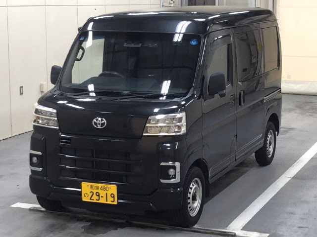 TOYOTA PIXIS VAN