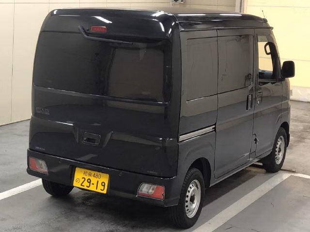 TOYOTA PIXIS VAN
