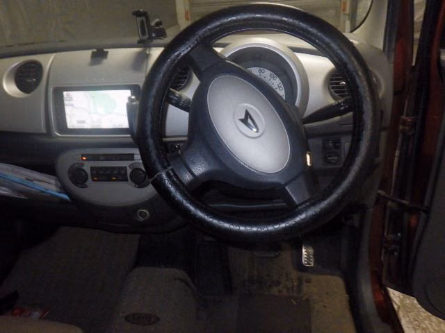 DAIHATSU MOVE LATTE