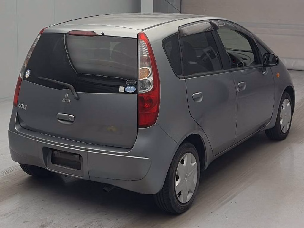 MITSUBISHI COLT
