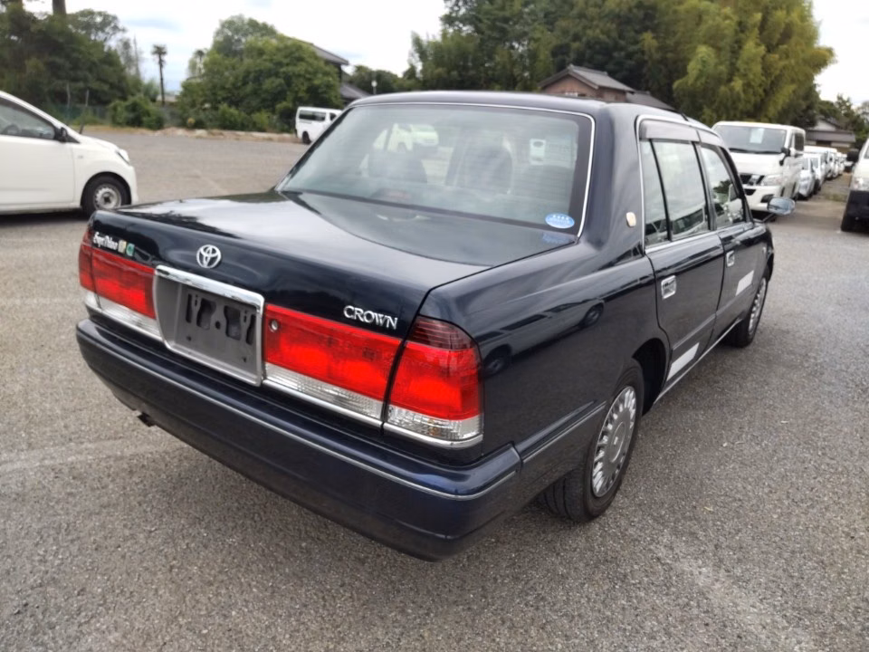 TOYOTA CROWN