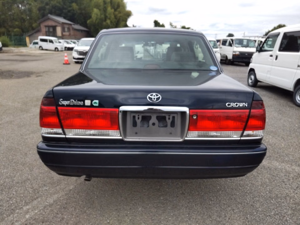 TOYOTA CROWN