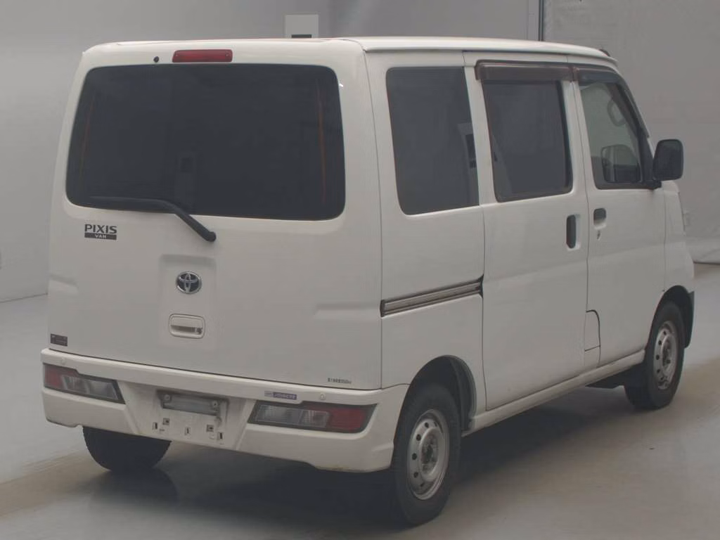 TOYOTA PIXIS VAN