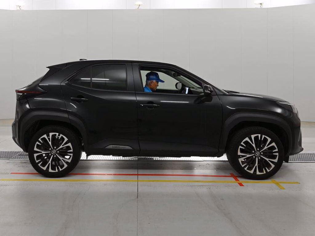 TOYOTA YARIS CROSS