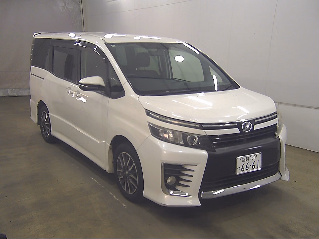 TOYOTA VOXY
