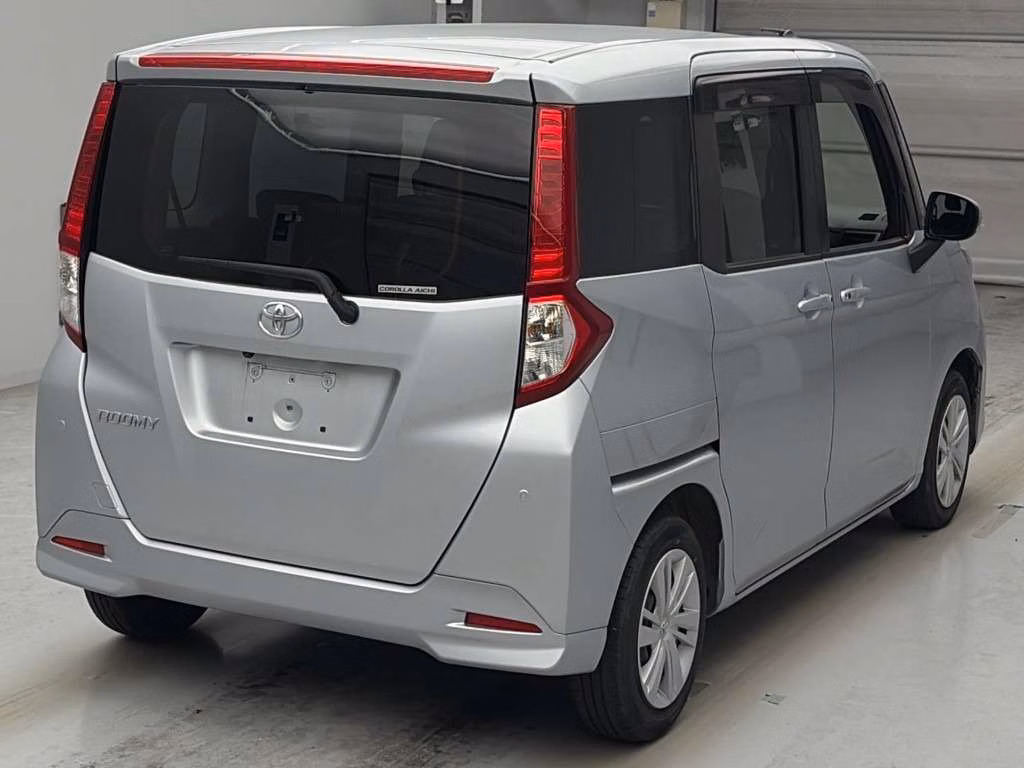 TOYOTA ROOMY