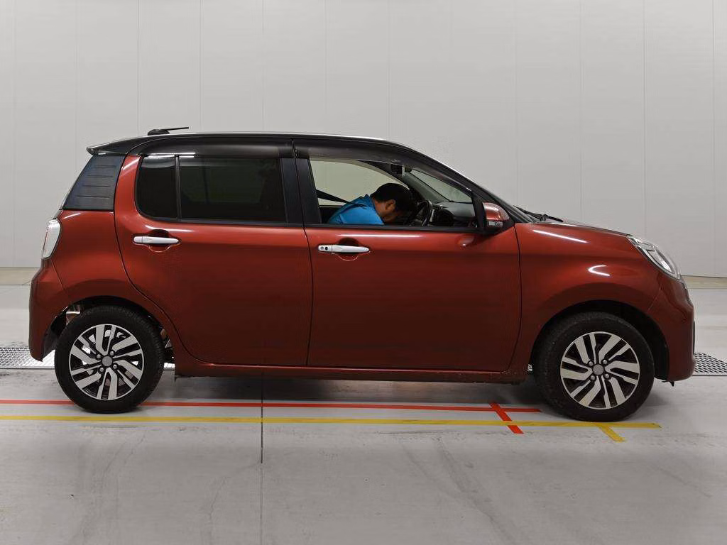 DAIHATSU BOON