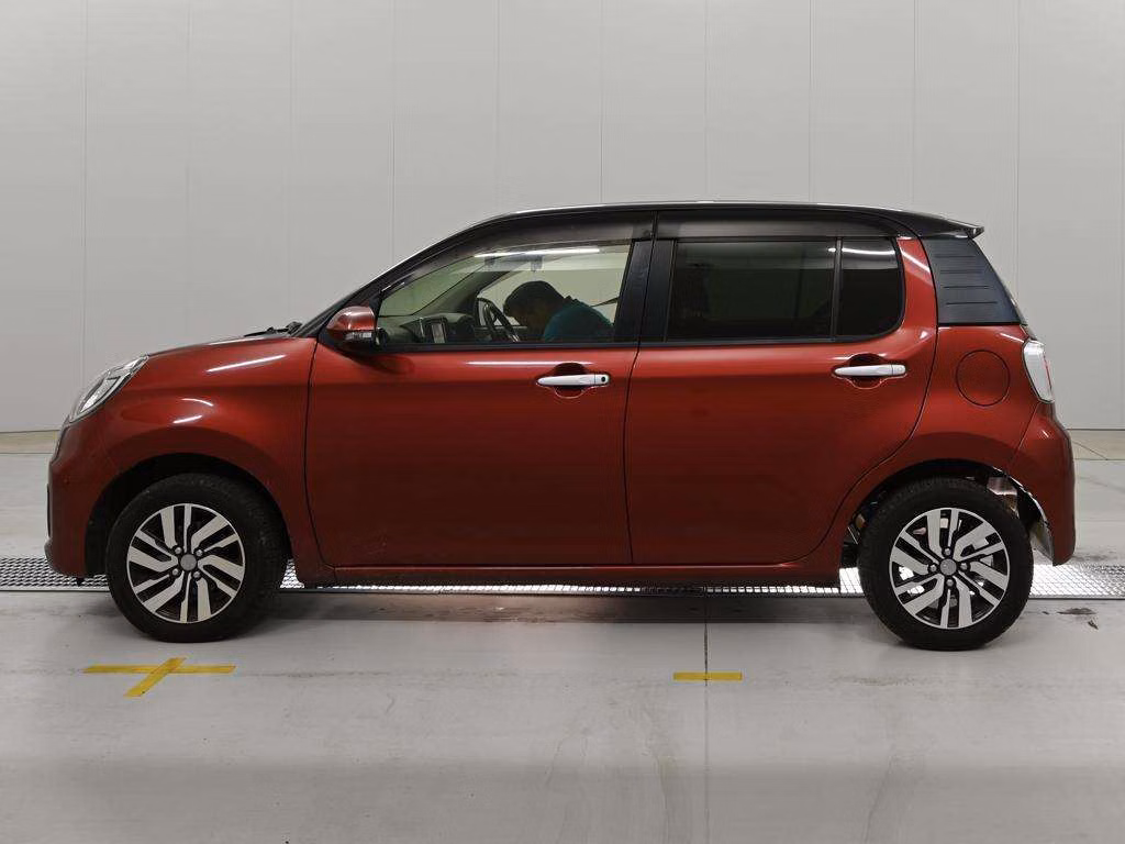DAIHATSU BOON