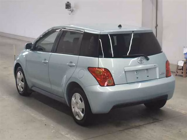 TOYOTA IST