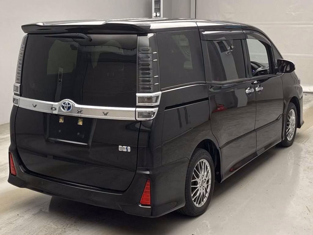 TOYOTA VOXY