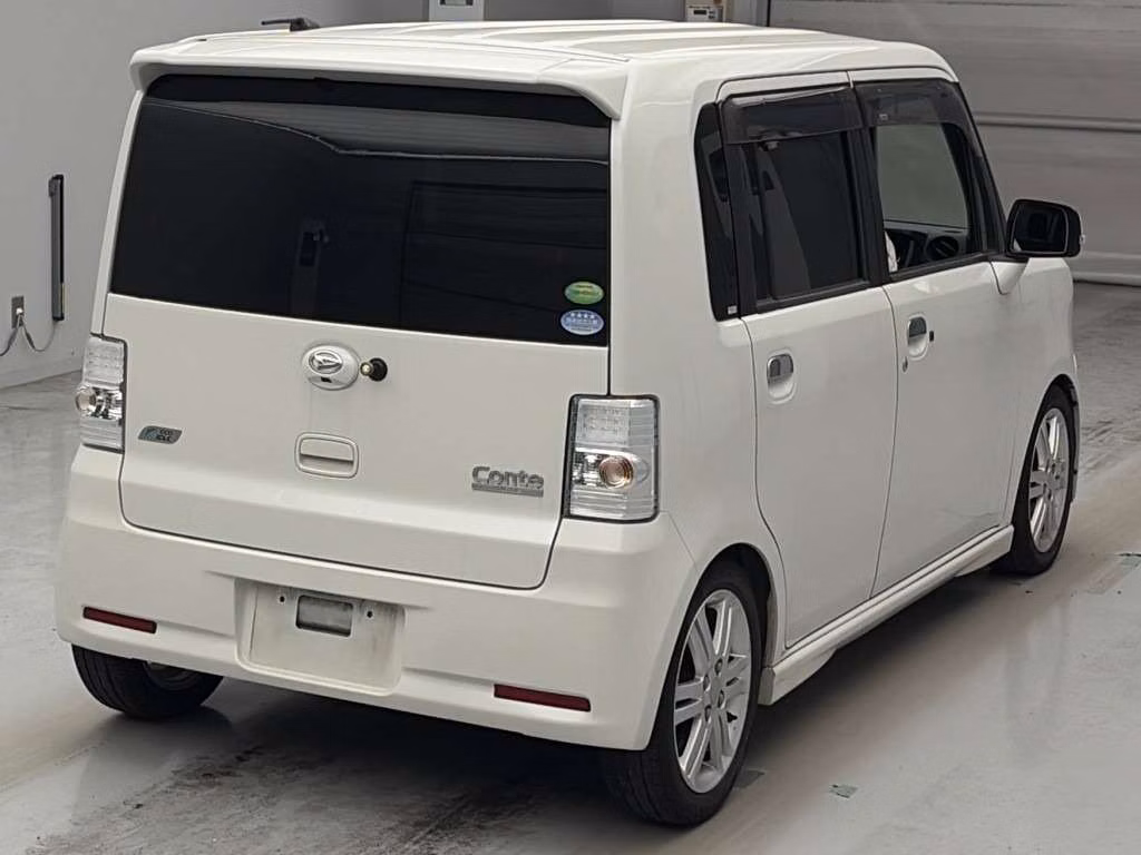 DAIHATSU MOVE CONTE