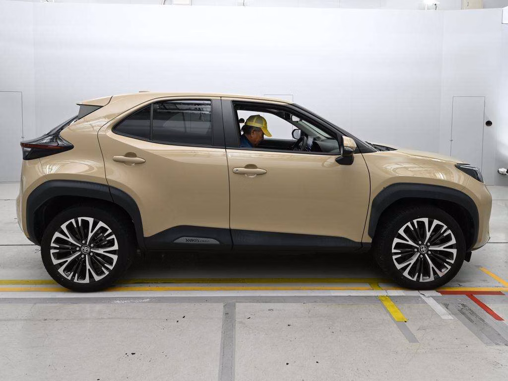 TOYOTA YARIS CROSS