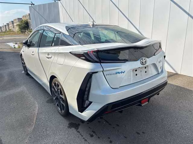 TOYOTA PRIUS PHV
