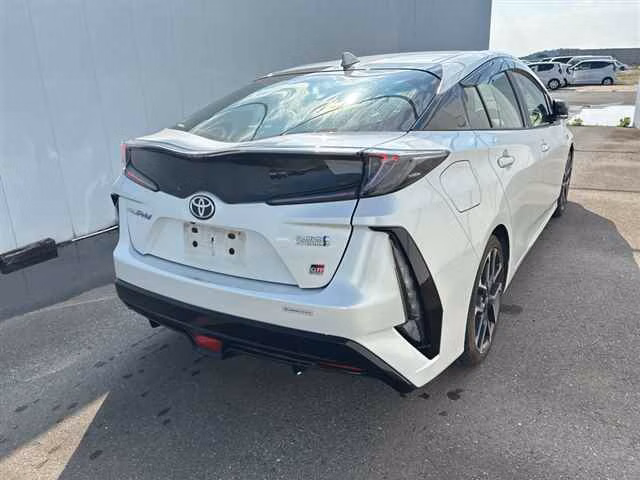 TOYOTA PRIUS PHV