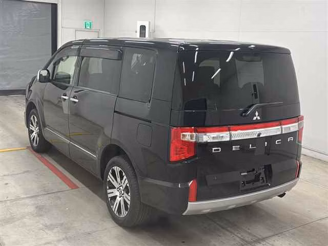 MITSUBISHI DELICA D:5