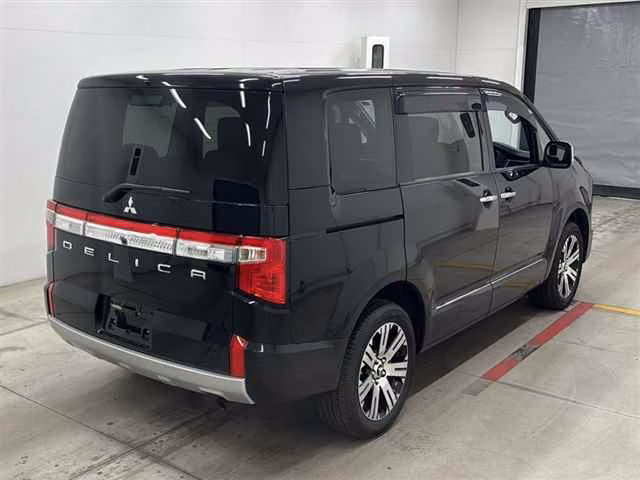MITSUBISHI DELICA D:5