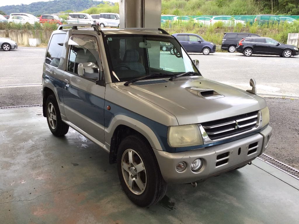 MITSUBISHI PAJERO MINI