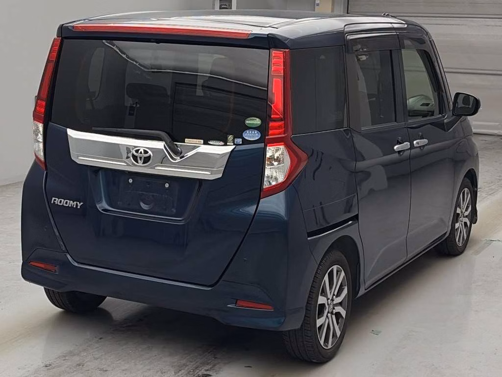 TOYOTA ROOMY