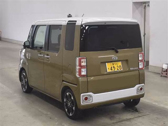 DAIHATSU WAKE