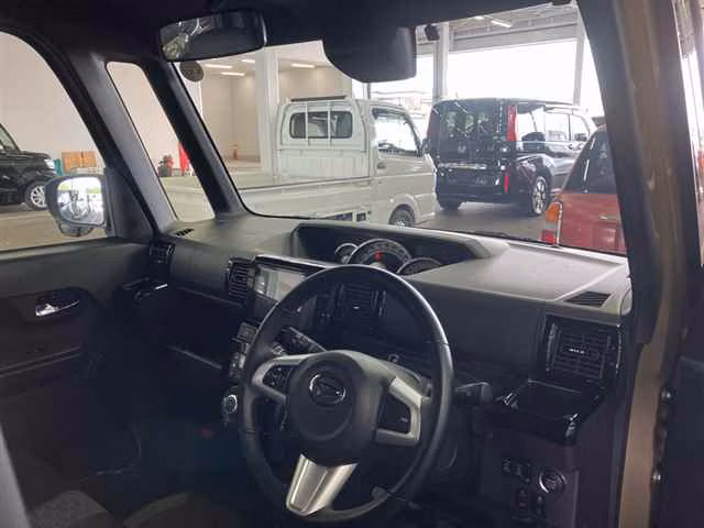 DAIHATSU WAKE