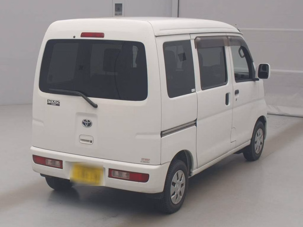 TOYOTA PIXIS VAN