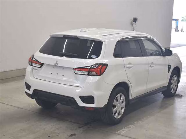 MITSUBISHI RVR