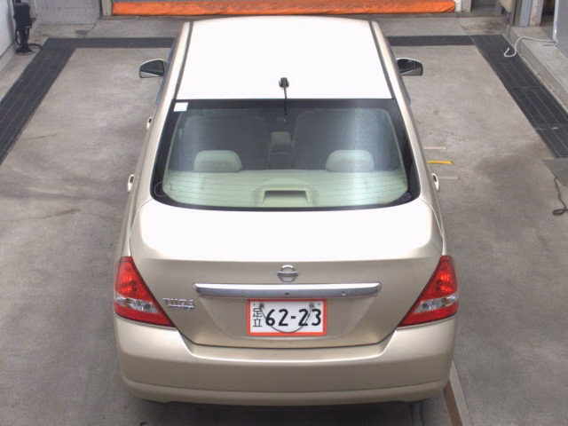 NISSAN TIIDA LATIO