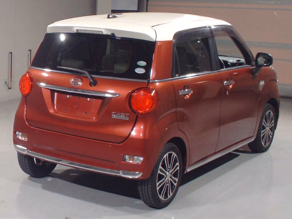 DAIHATSU CAST