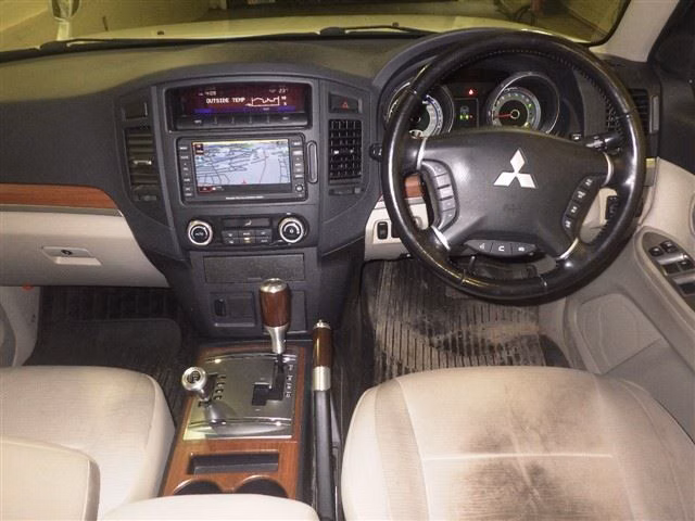 MITSUBISHI PAJERO
