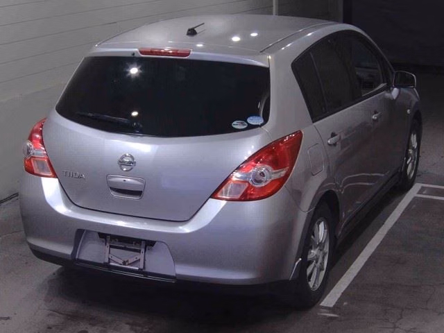 NISSAN TIIDA