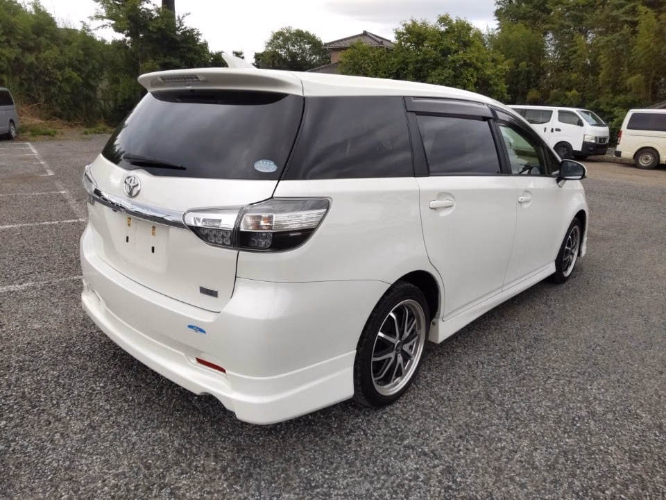 TOYOTA WISH