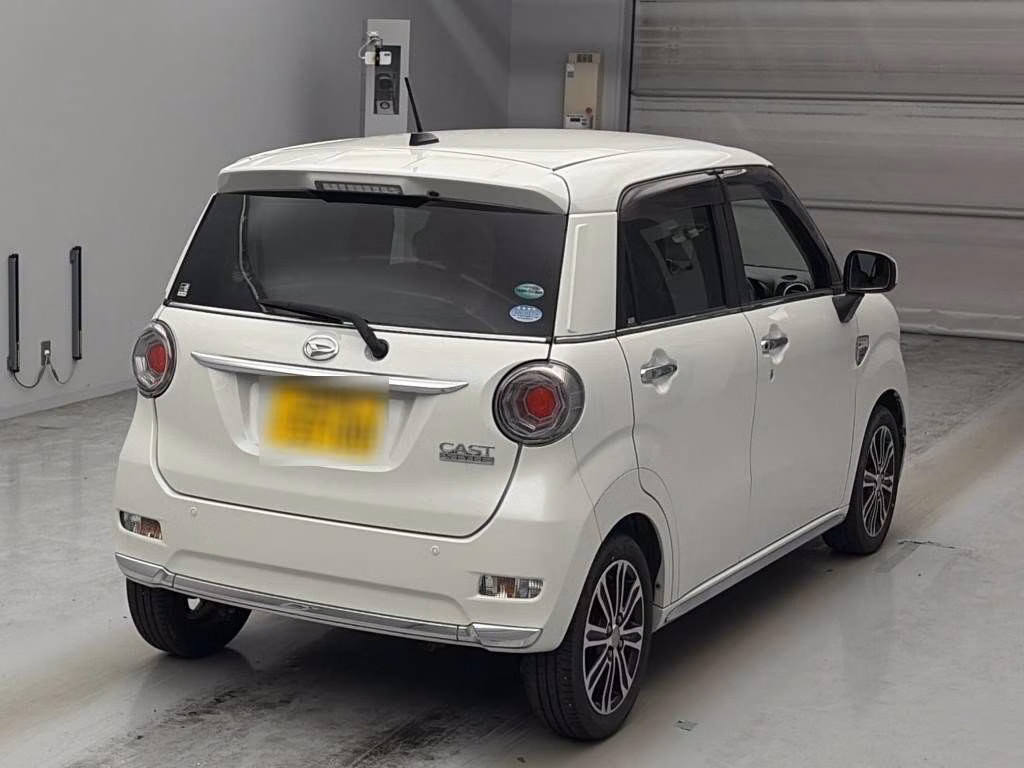 DAIHATSU CAST