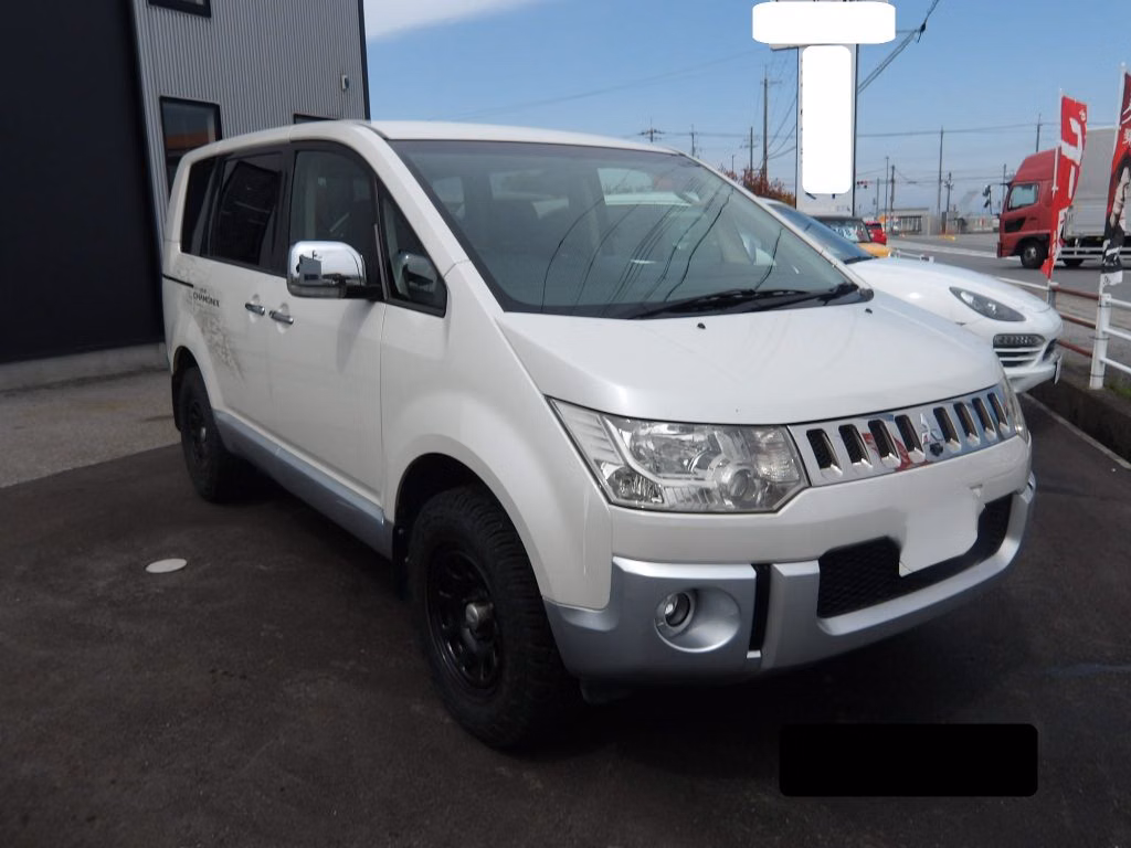 MITSUBISHI DELICA D:5