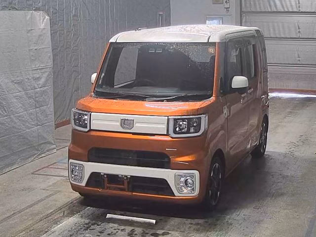 DAIHATSU WAKE