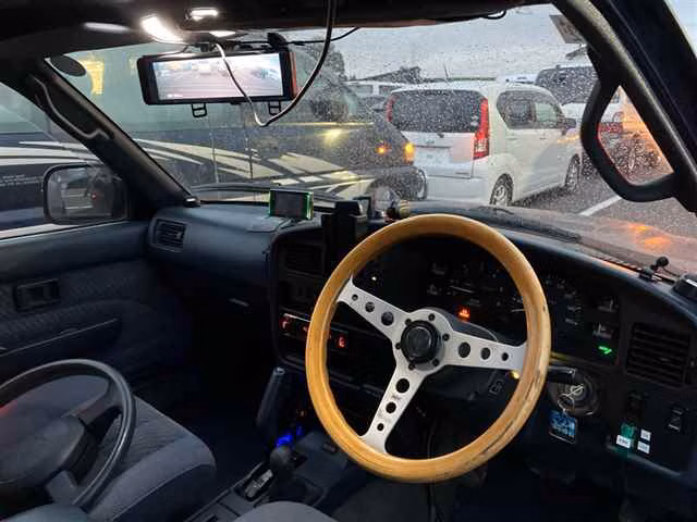 TOYOTA HILUX SURF