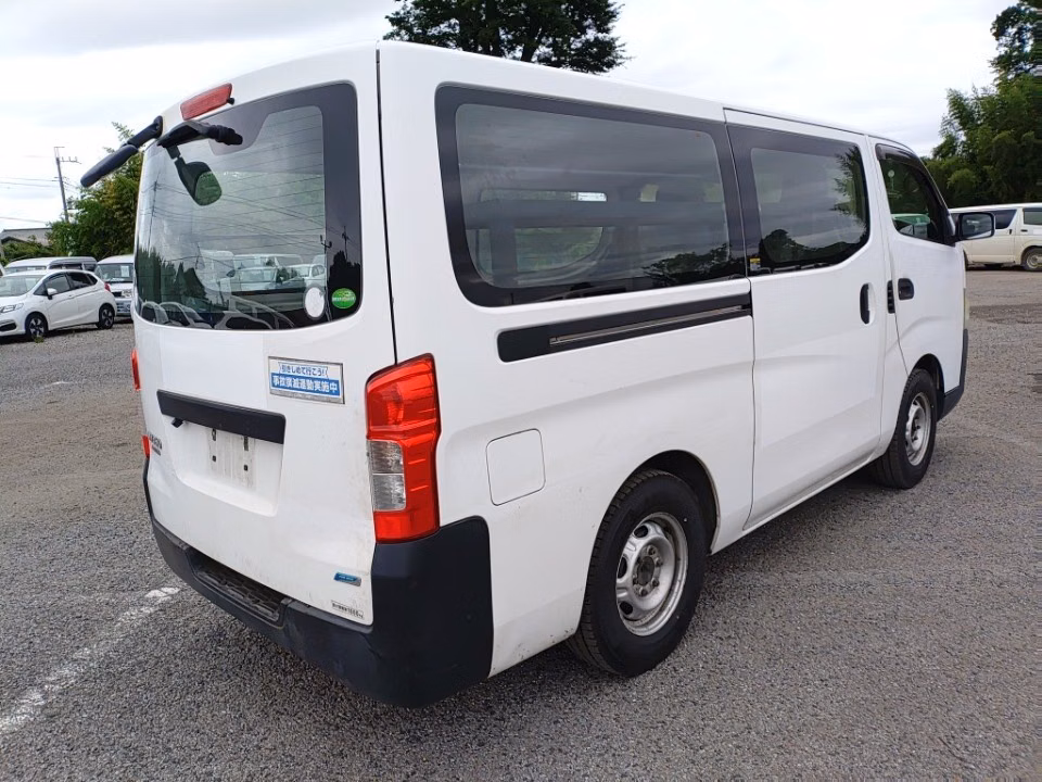 NISSAN NV350 CARAVAN