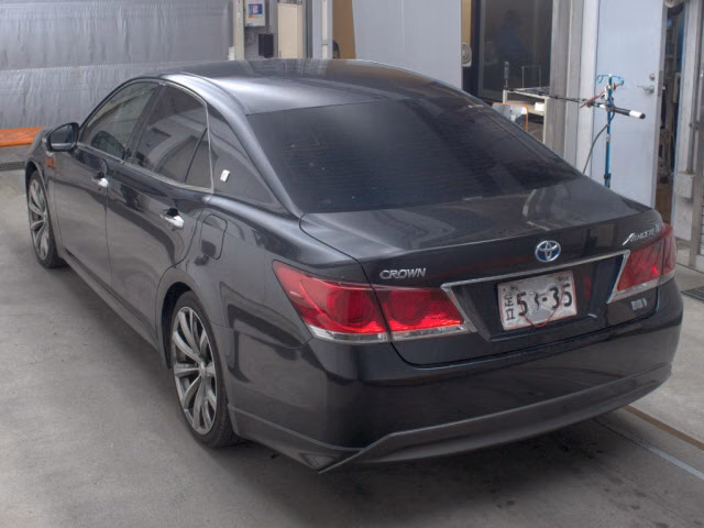TOYOTA CROWN