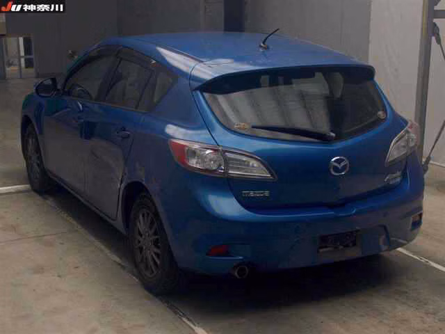 MAZDA AXELA