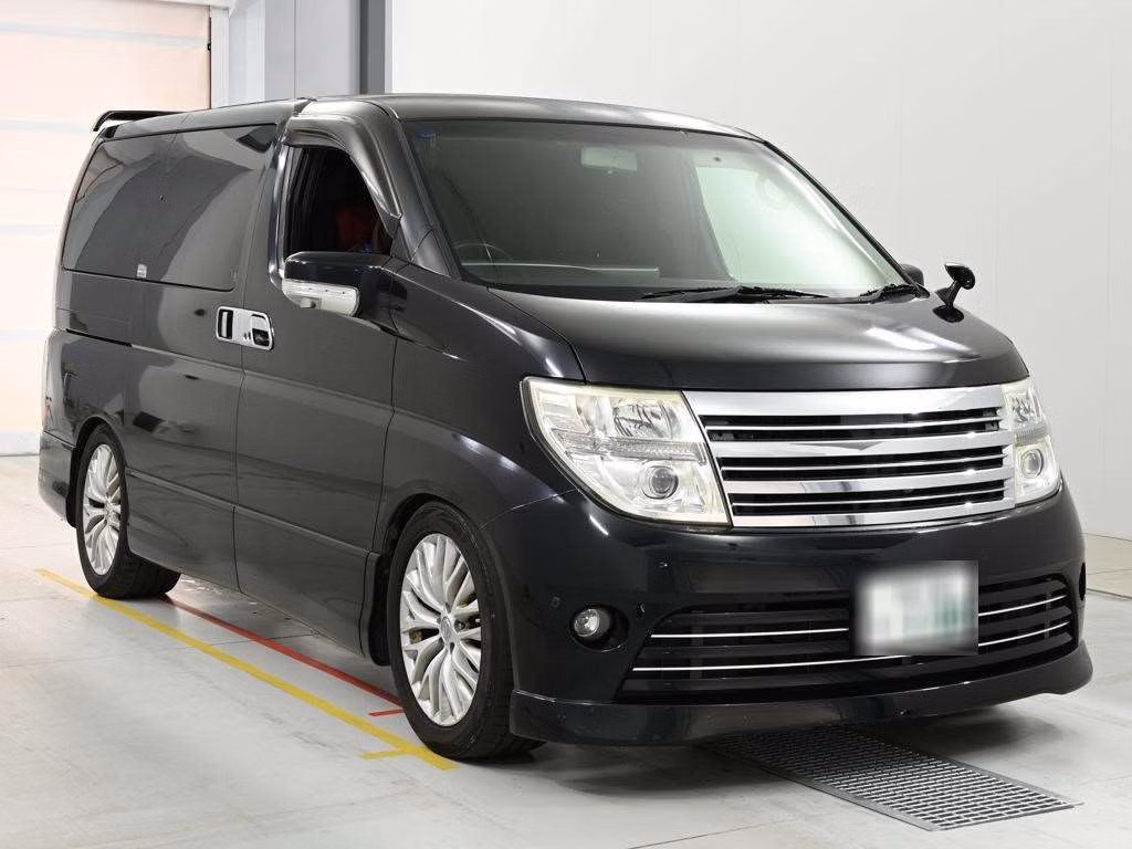 NISSAN ELGRAND